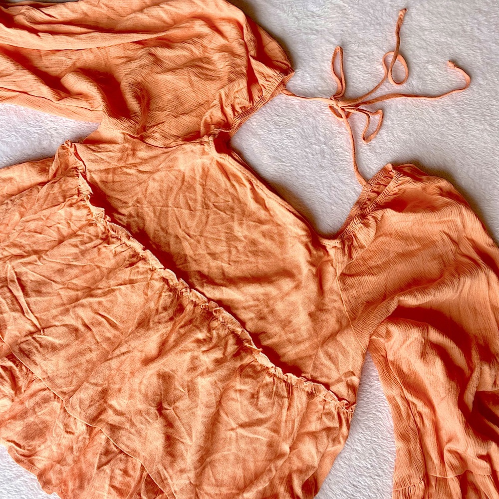 3/$15 *NWOT* PINK LILY, (Size M) Peach Colored Babydoll Top W/ Bell Sleeves